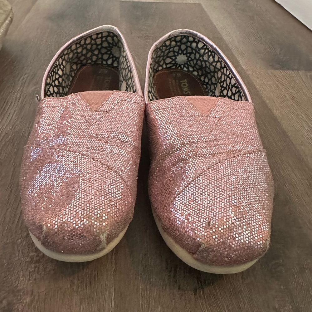 Pink glitter toms
